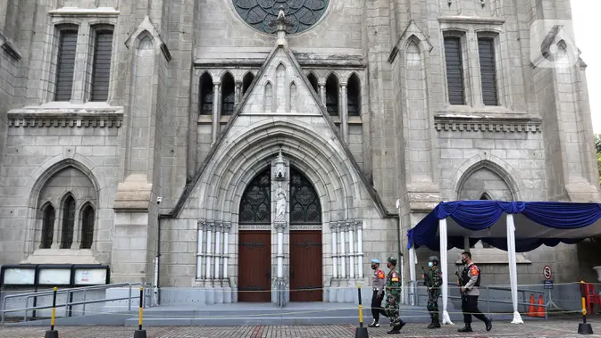 Gereja Katedral Jakarta dijaga ketat polisi saat Misa Kenaikan Yesus Kristus pada Kamis, 9 Mei 2024